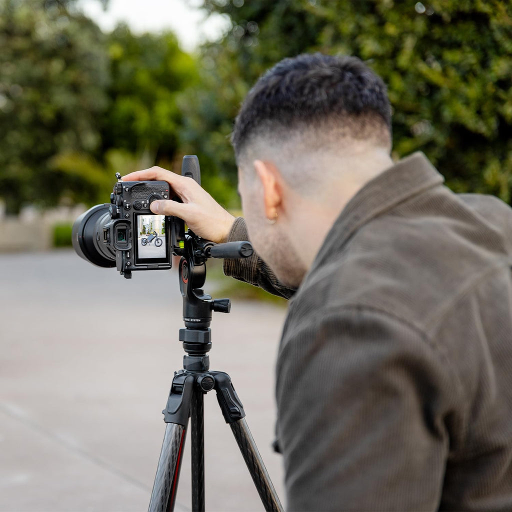 Carbon Fibre Travel Tripod Kit with 3-Way Fluid Head I8839
